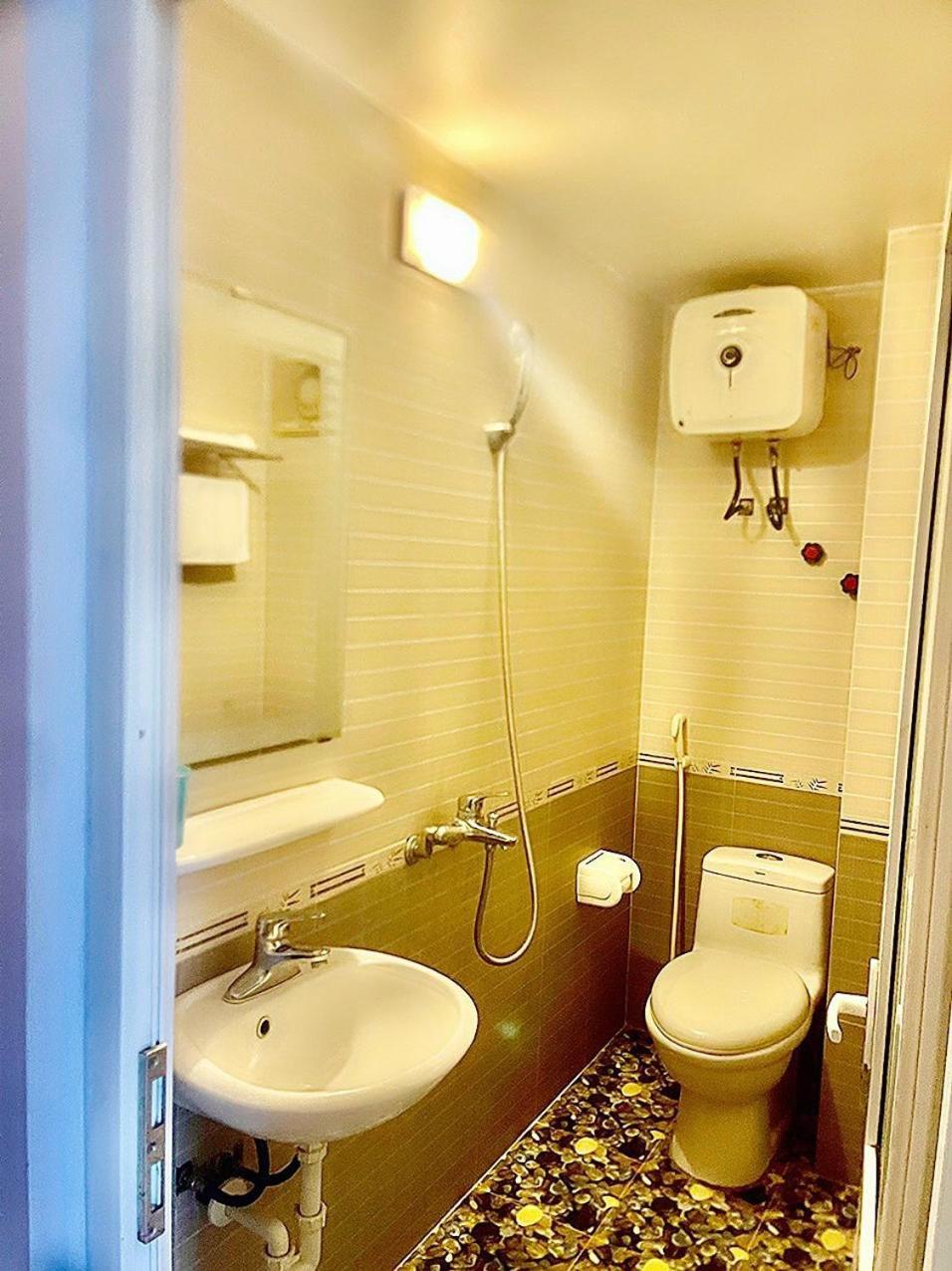 Hotel Nha Nghi Ngoc Ha Ha Long Zewnętrze zdjęcie